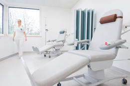 Salle des soins à l'Hôtel des Patients